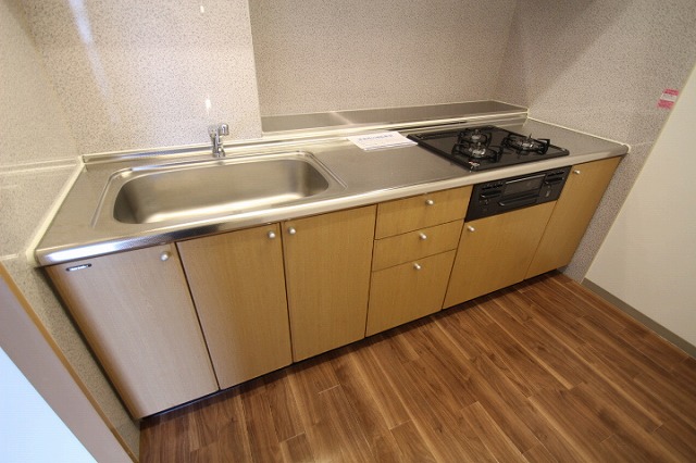 キッチン　同物件別号室のものです。