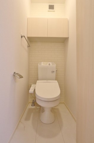 トイレ　参考写真（同物件別部屋）