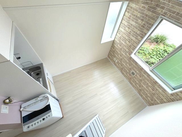 居室・リビング　２面採光で明るい居室