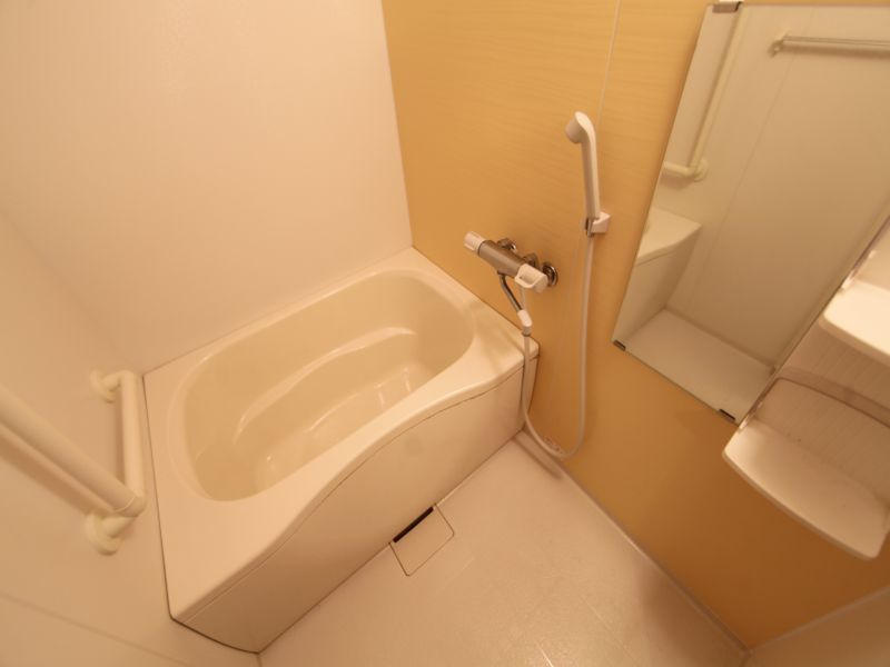 バス・シャワールーム　バスルーム