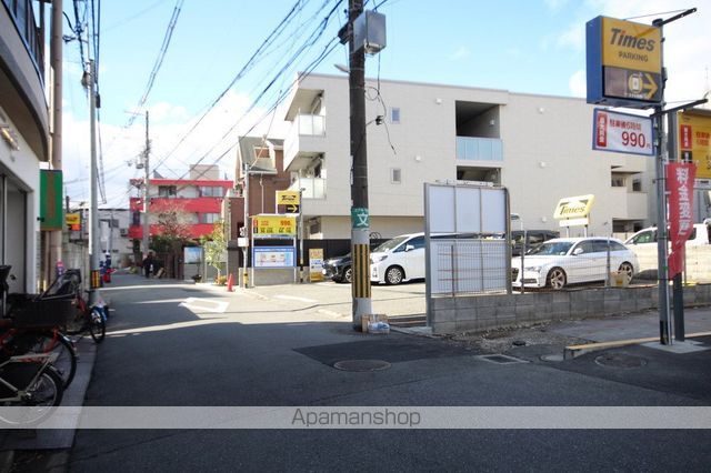 コンビニ　ファミリーマート豊中本町店（コンビニ）まで41m