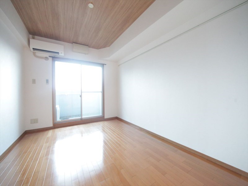 その他部屋・スペース　洋室7.7帖　エアコン完備　バルコニー