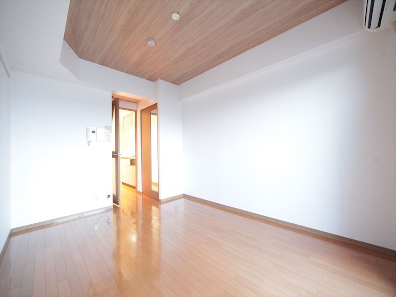 居室・リビング　洋室7.7帖　クローゼット付（収納充実してます）