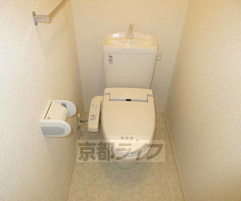 トイレ　ウォシュレットもついています