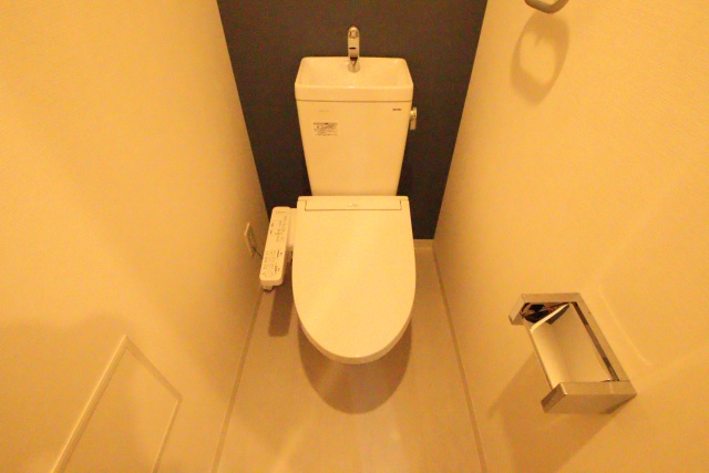 トイレ　※別室の参考写真の為、現況優先です。