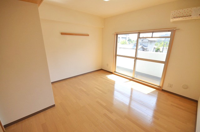 居室・リビング　別号室の写真です