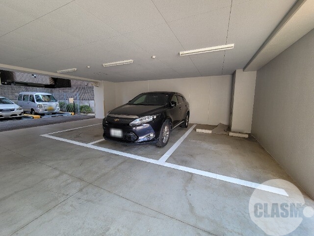 駐車場　敷地内駐車場