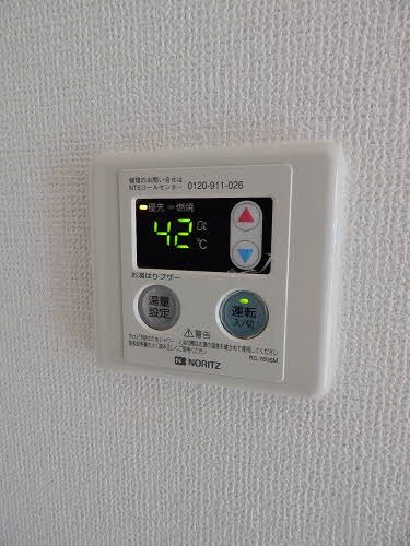 その他設備　給湯器リモコン