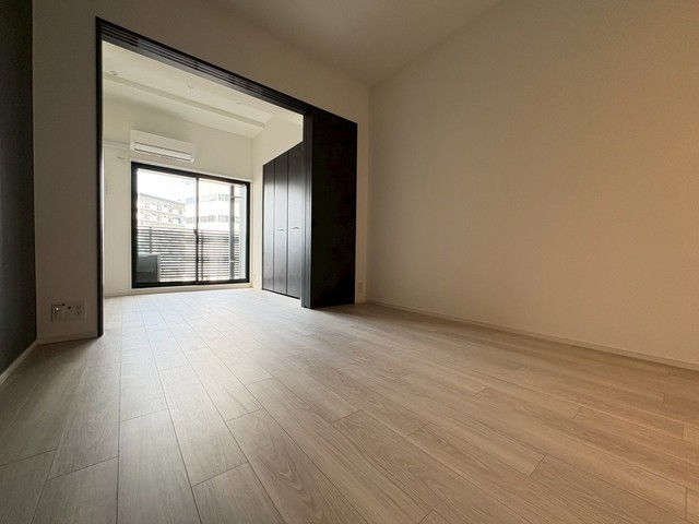 居室・リビング　別号室の写真