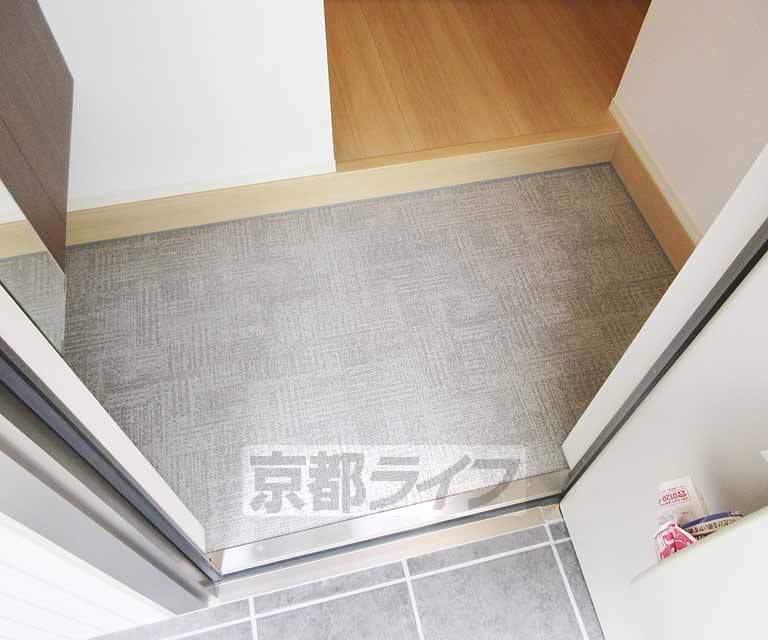 玄関　段差も少なめ