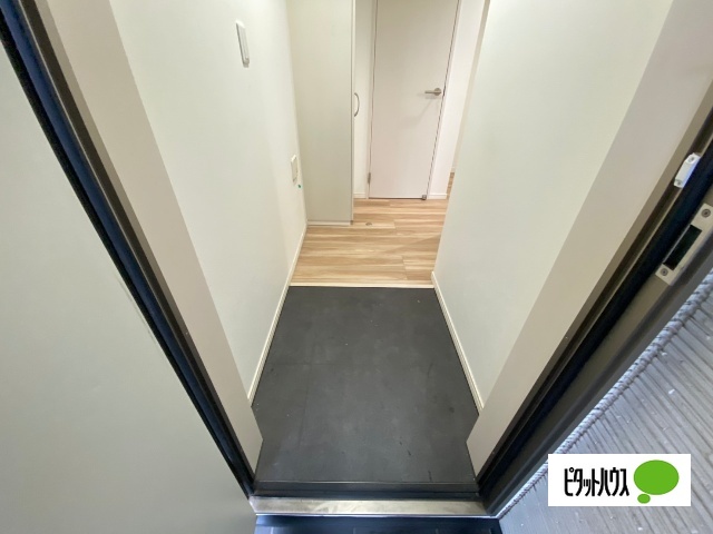 玄関　同物件別室写真