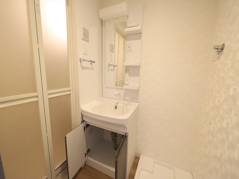 洗面設備　脱衣所　独立洗面化粧台