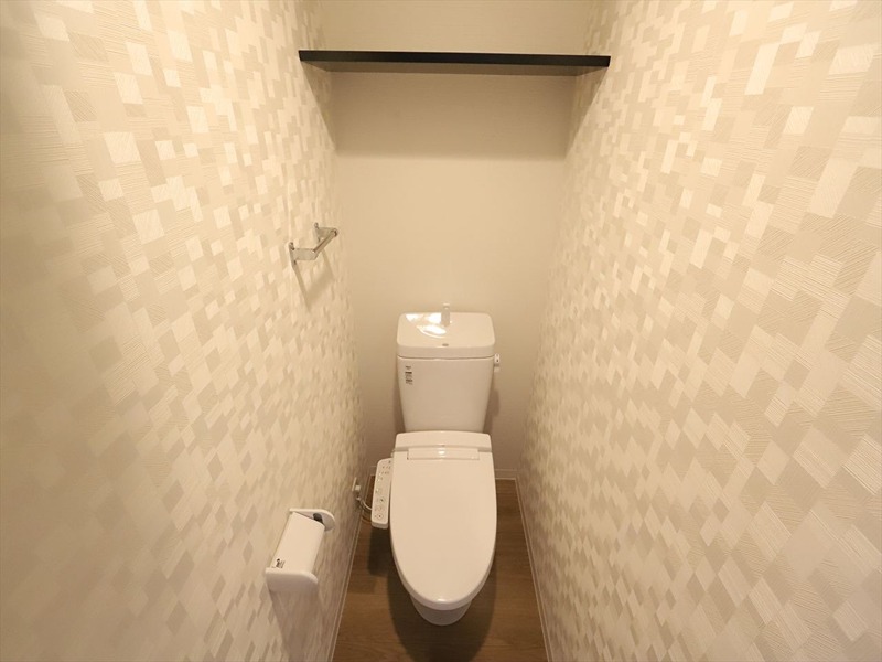 トイレ　温水洗浄便座付トイレ