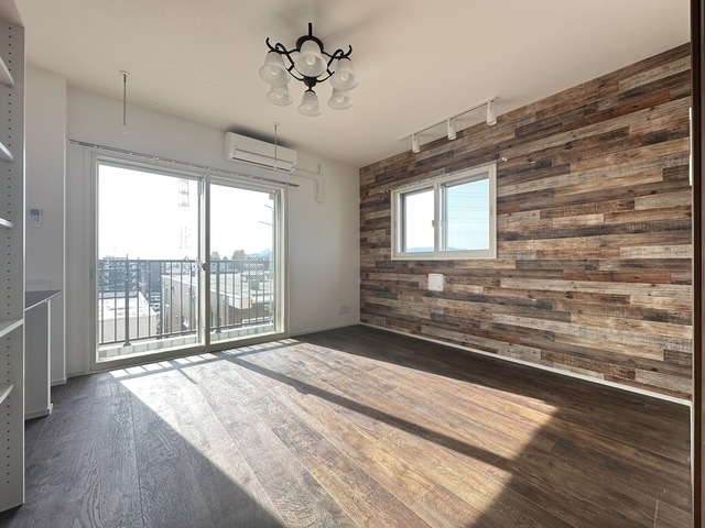 居室・リビング　同施工会社参考写真です