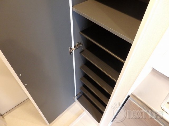 玄関　リブリ華さがみ野の玄関