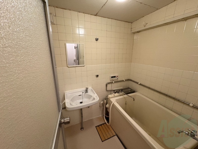 洗面設備　洗面台。身支度にはかかせないですよね～。