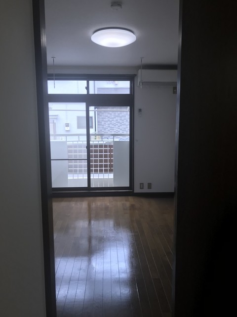 居室・リビング　※写真は別室です