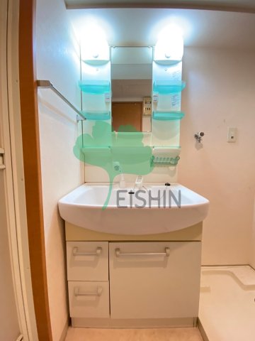 洗面設備　シンプルで使いやすい洗面台です！