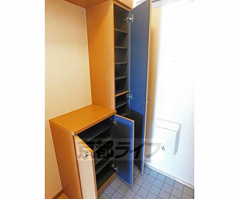 収納　たっぷり収容できる靴箱！