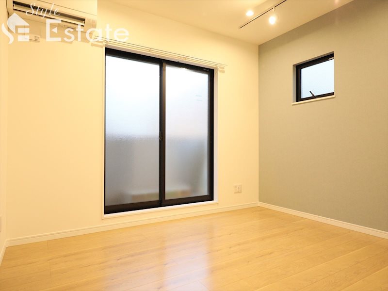 居室・リビング　リビング★エアコン付★システムキッチン付