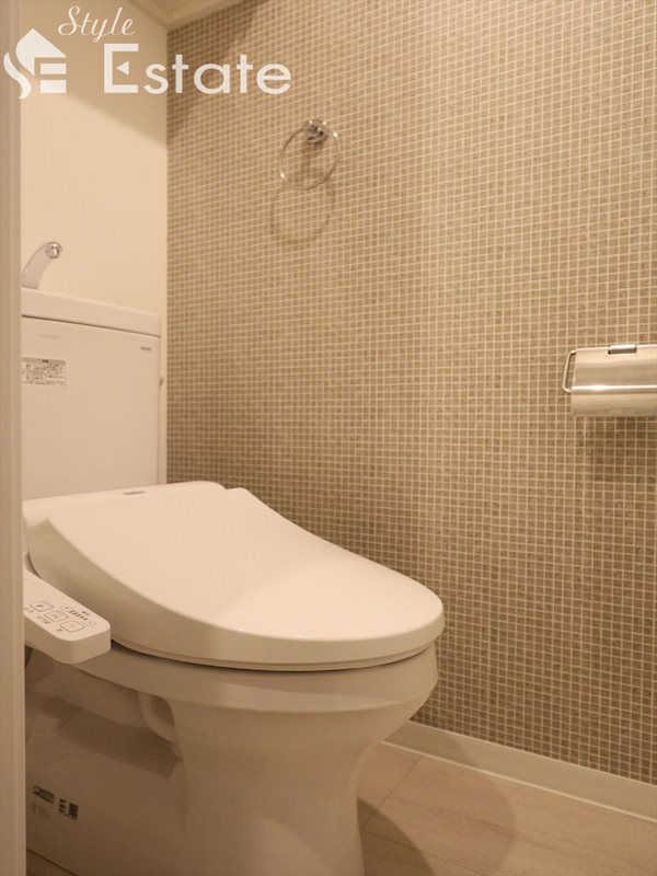 トイレ　温水洗浄便座付シャワートイレ