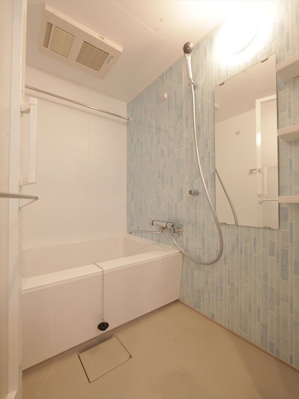 バス・シャワールーム　バスルーム　浴室暖房乾燥機付き