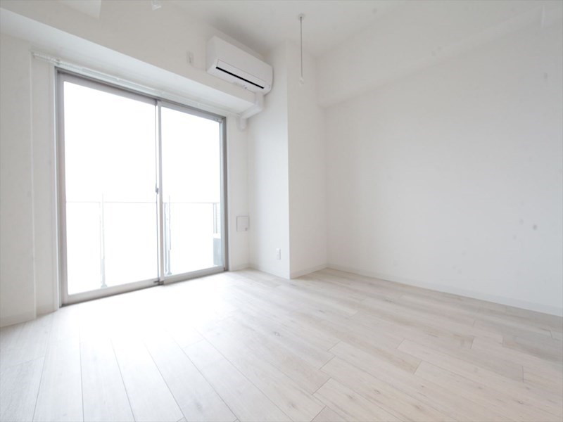 バルコニー　洋室10帖　エアコン付　ウォークインクローゼット　バルコニー