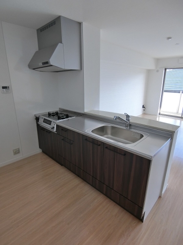 キッチン　別部屋参考画像。現況優先です。