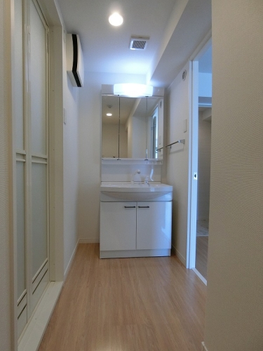 洗面設備　別部屋参考画像。現況優先です。