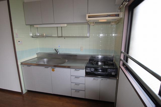 キッチン　別のお部屋の写真です