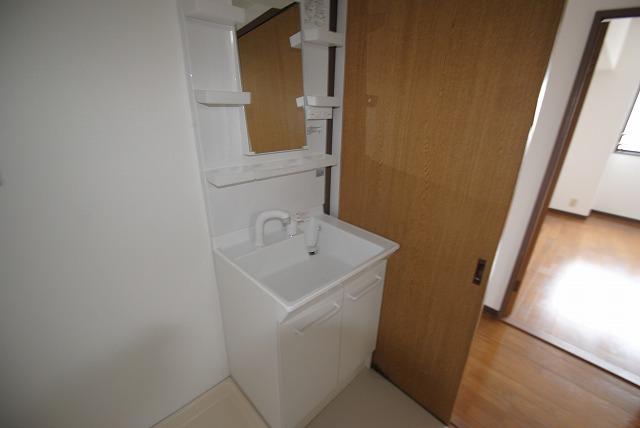 洗面設備　別のお部屋の写真です