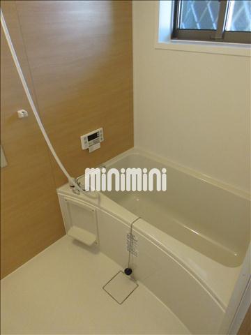 バス・シャワールーム　嬉しい追炊き給湯完備のバスルームです。