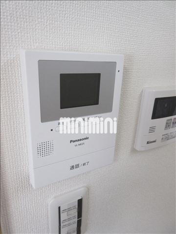セキュリティ　ＴＶ付きのモニターホン完備です。