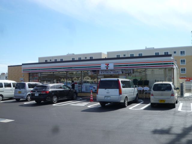 コンビニ　セブンイレブン（コンビニ）まで370m