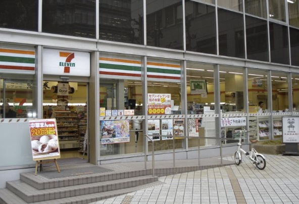 コンビニ　セブンイレブン 大阪堺筋本町駅前店（コンビニ）まで256m