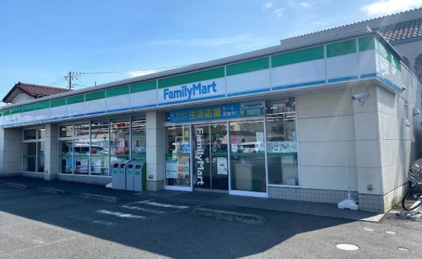 コンビニ　ファミリーマート 西橋本二丁目店（コンビニ）まで406m