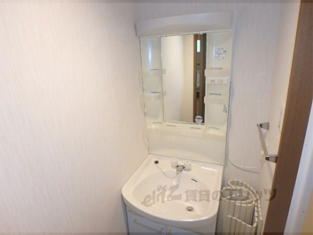 洗面設備　収納