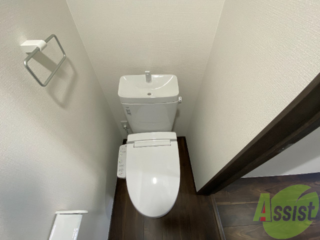 トイレ　温水ウォシュレット付きのトイレは、使用しやすそうですね。