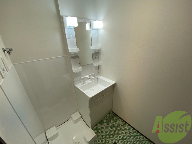 洗面設備　独立洗面台のスペースは脱衣所として利用しても問題ないですね。