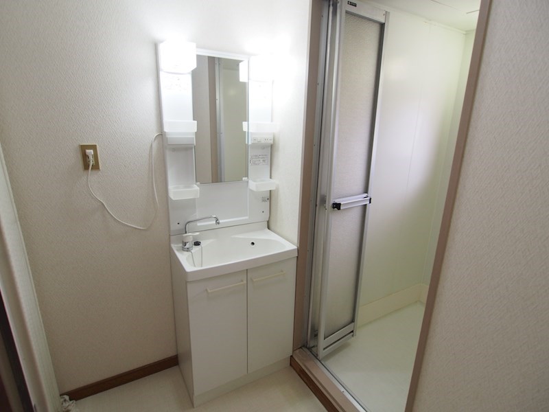 洗面設備　同仕様写真(反転タイプ)