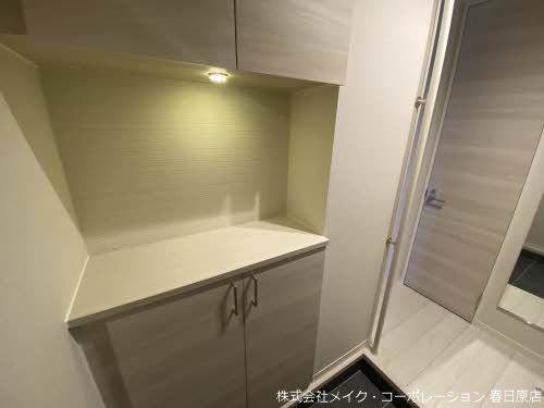 玄関　写真は同型タイプ