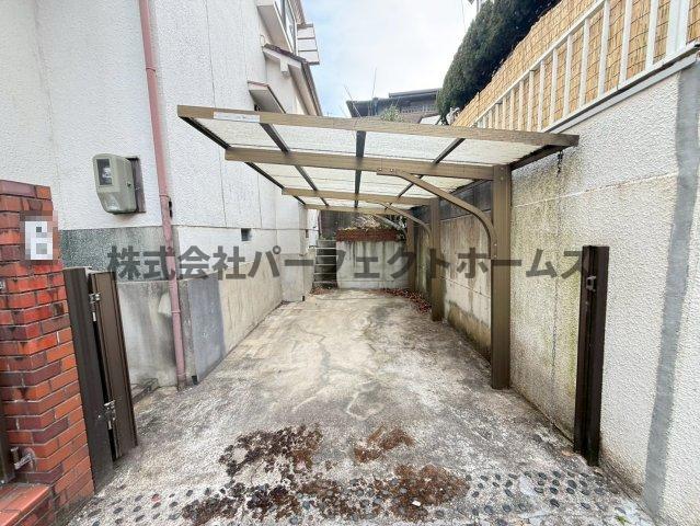 駐車場　車をお持ちの方に嬉しい駐車場付きの物件です