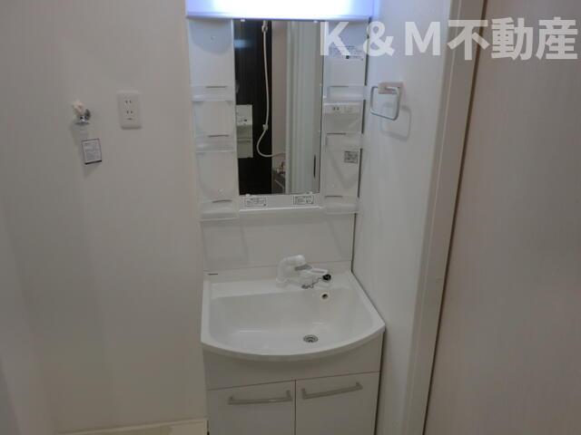 洗面設備　コンパクトで使いやすい洗面所