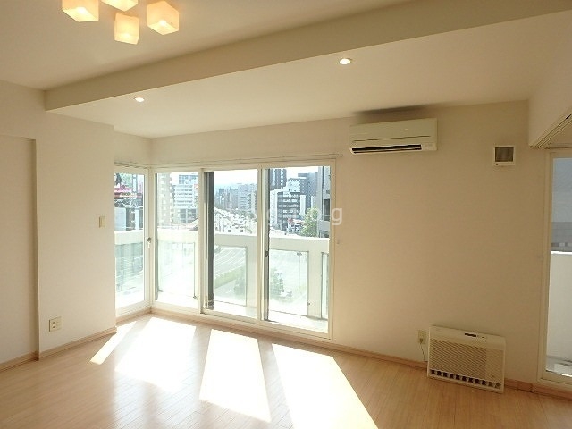 居室・リビング　同号室タイプ写真