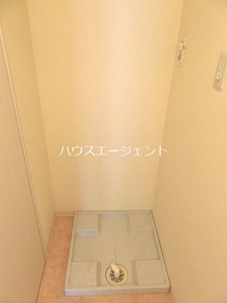 その他設備　脱衣所に室内洗濯機置き場