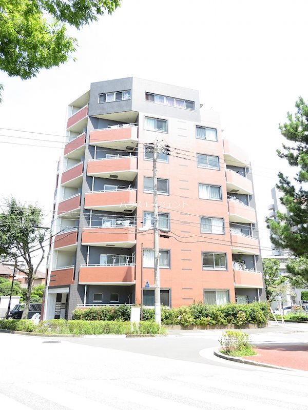 建物外観　目の前は公園！とても明るいお部屋です。