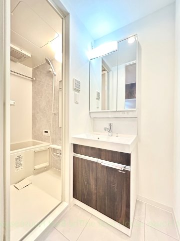 洗面設備　※同施工　類似タイプ