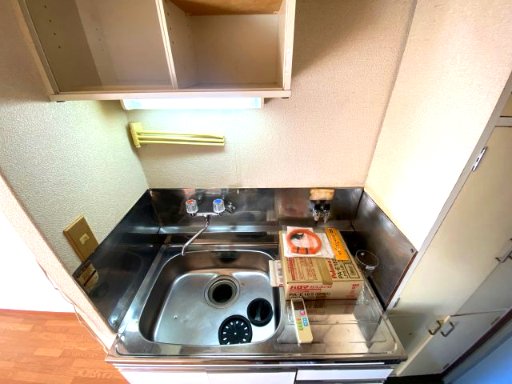 キッチン　※写真は別室です※クリーニング前の写真です