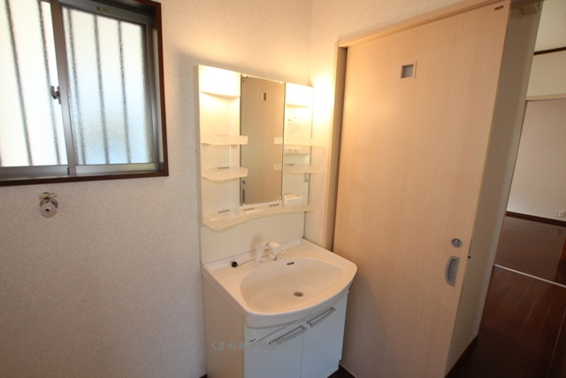 洗面設備　スペースが確保できる洗面所です 7-A　2014年9月29日