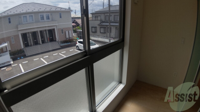 バルコニー　インナーテラスが付いているので洗濯物も干せそうですね。